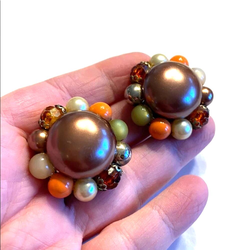 Vintage Mid Century beaded cluster clip on earrings unique autumn colors - Picture 3 of 5